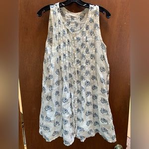 Medium size CP Shades Regina tank button tunic.